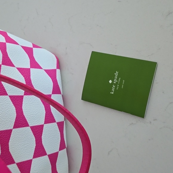 KATE SPADE BOW TOTE w/ Kate spade charm pink & white bow pattern 17 x 10 in - Picture 15 of 16